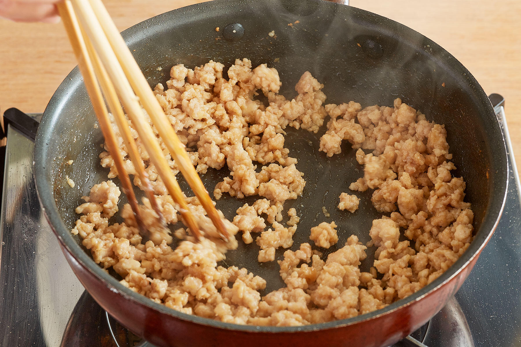 鶏そぼろをつくる