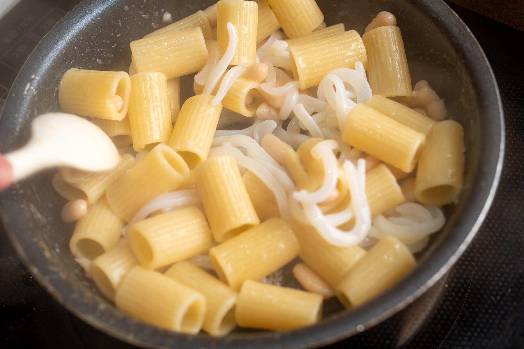 ヤリイカを加える