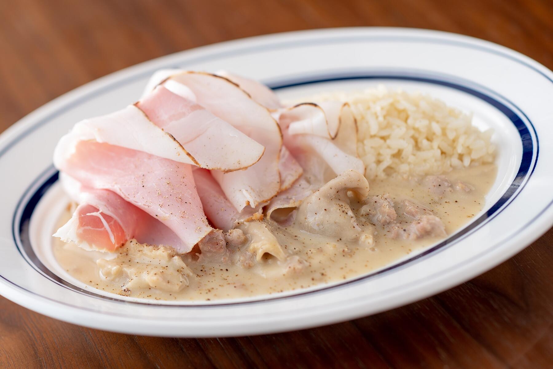 放牧豚のロースハムと白モツのクリーム煮