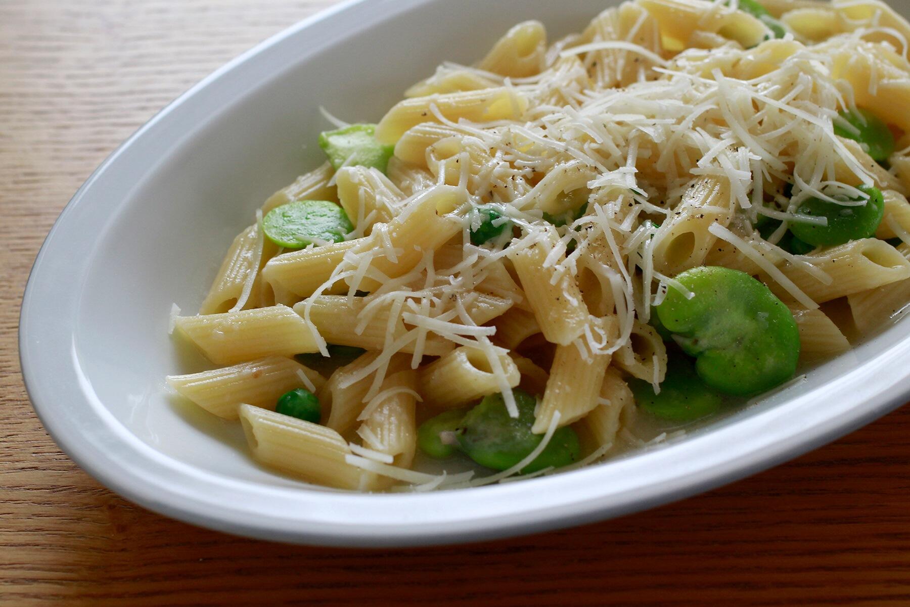 緑の豆のペンネ