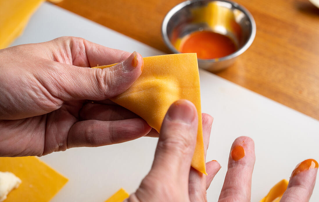 ラビオリの形に成形する