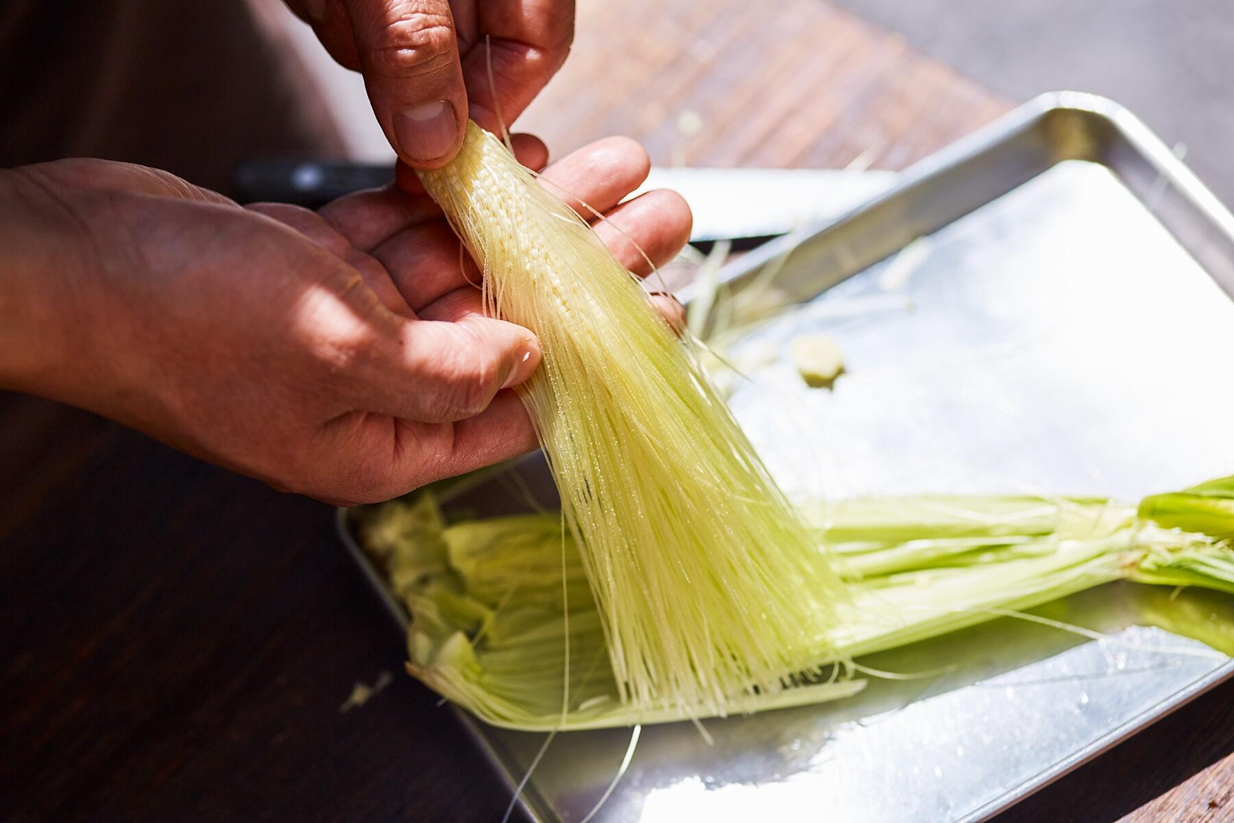 ヤングコーンの下ごしらえ