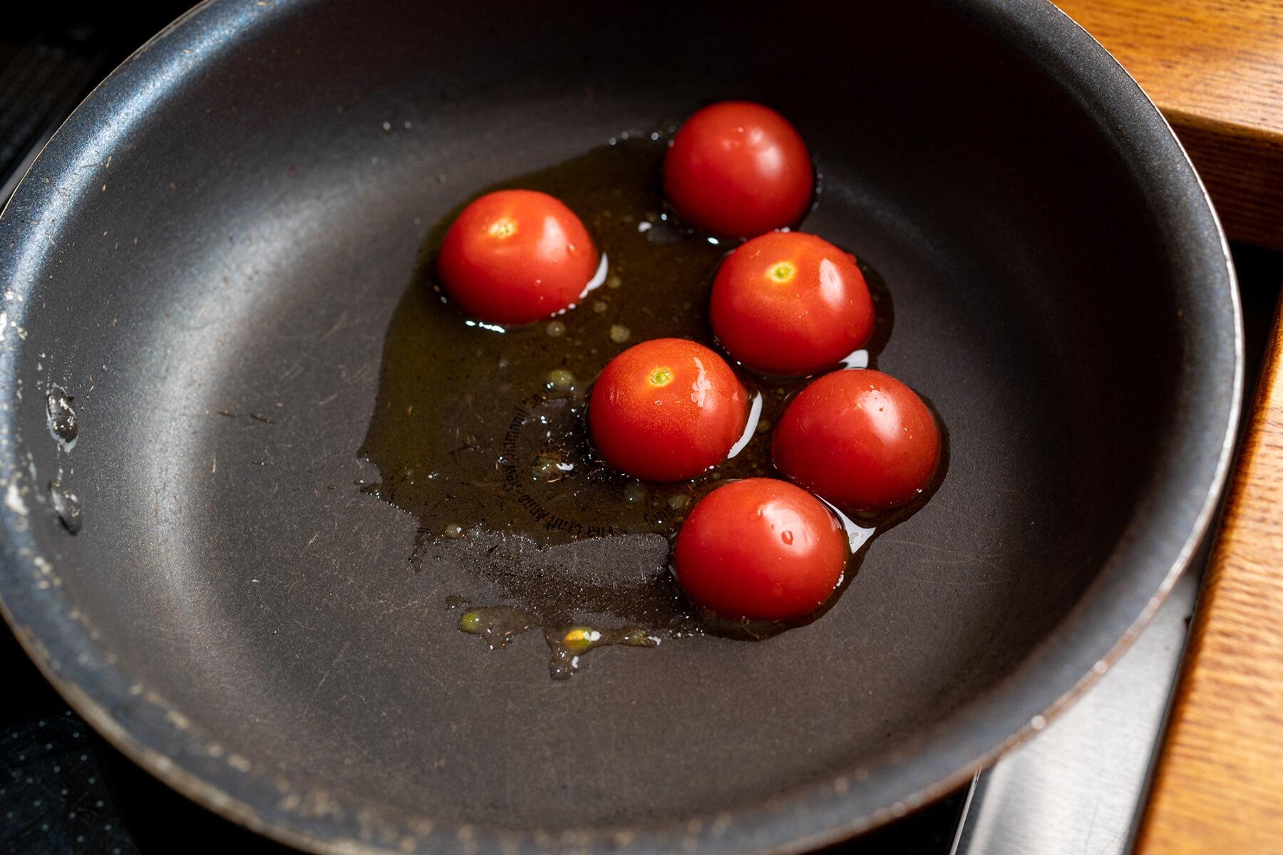 ミニトマトを焼く