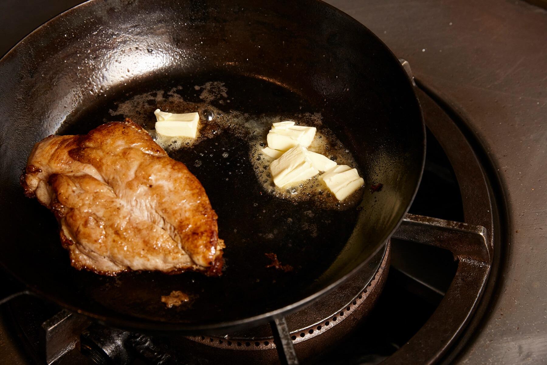 バターを加える