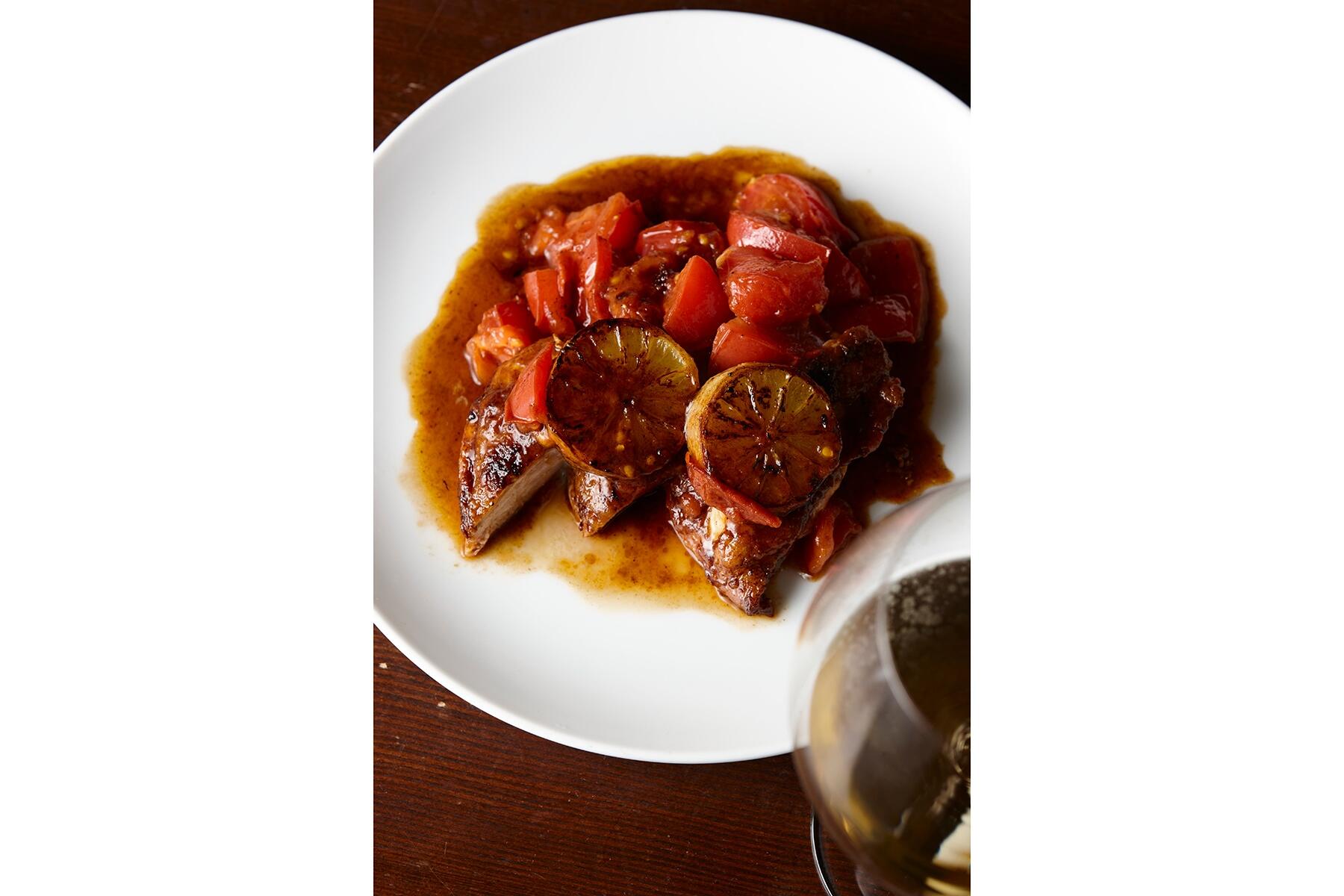 イタリアンの名店「ロッツォシチリア」の“鶏バターソテー トマトレモンソース”