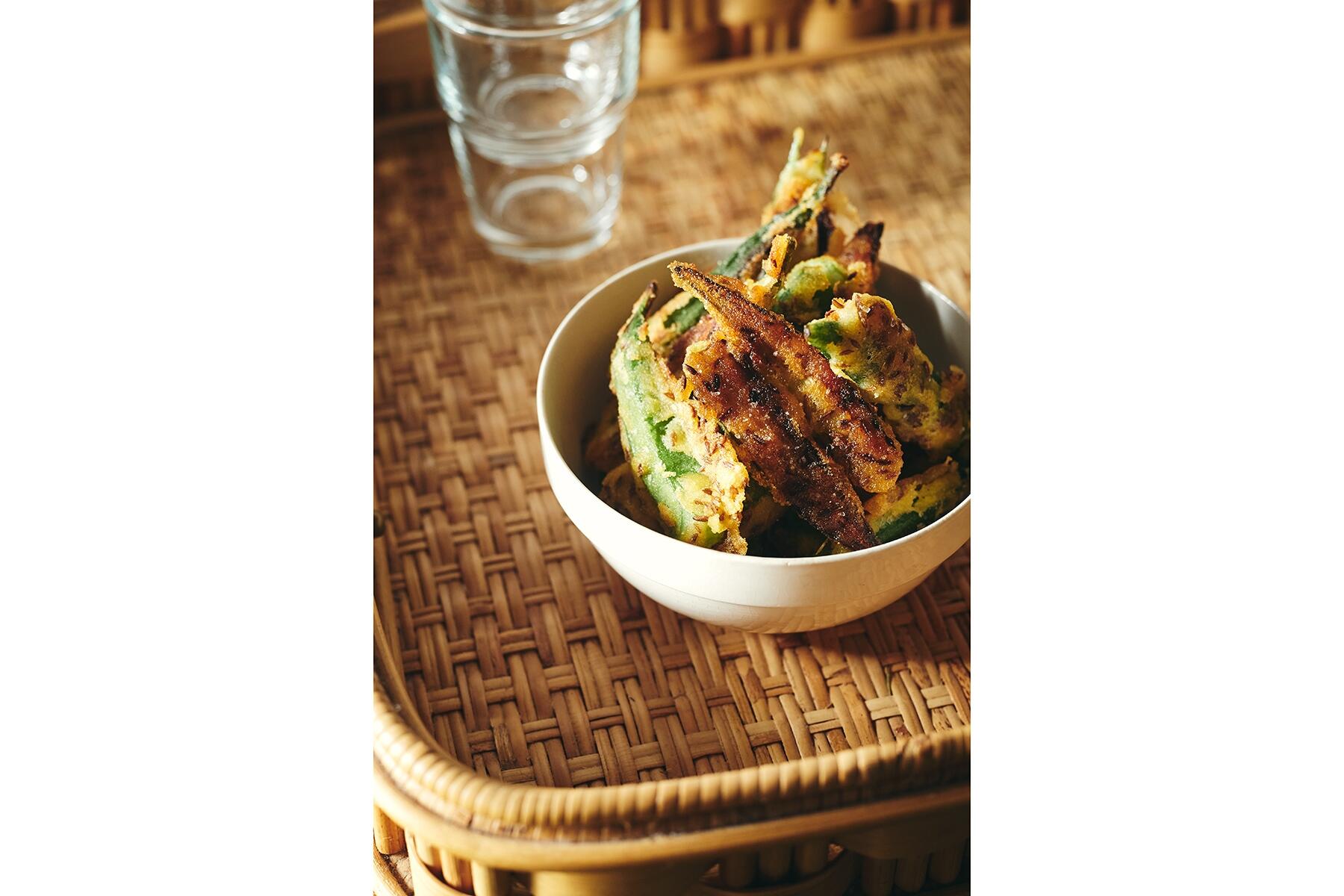 クミンシードの香りが弾ける“オクラのカリカリ焼き”