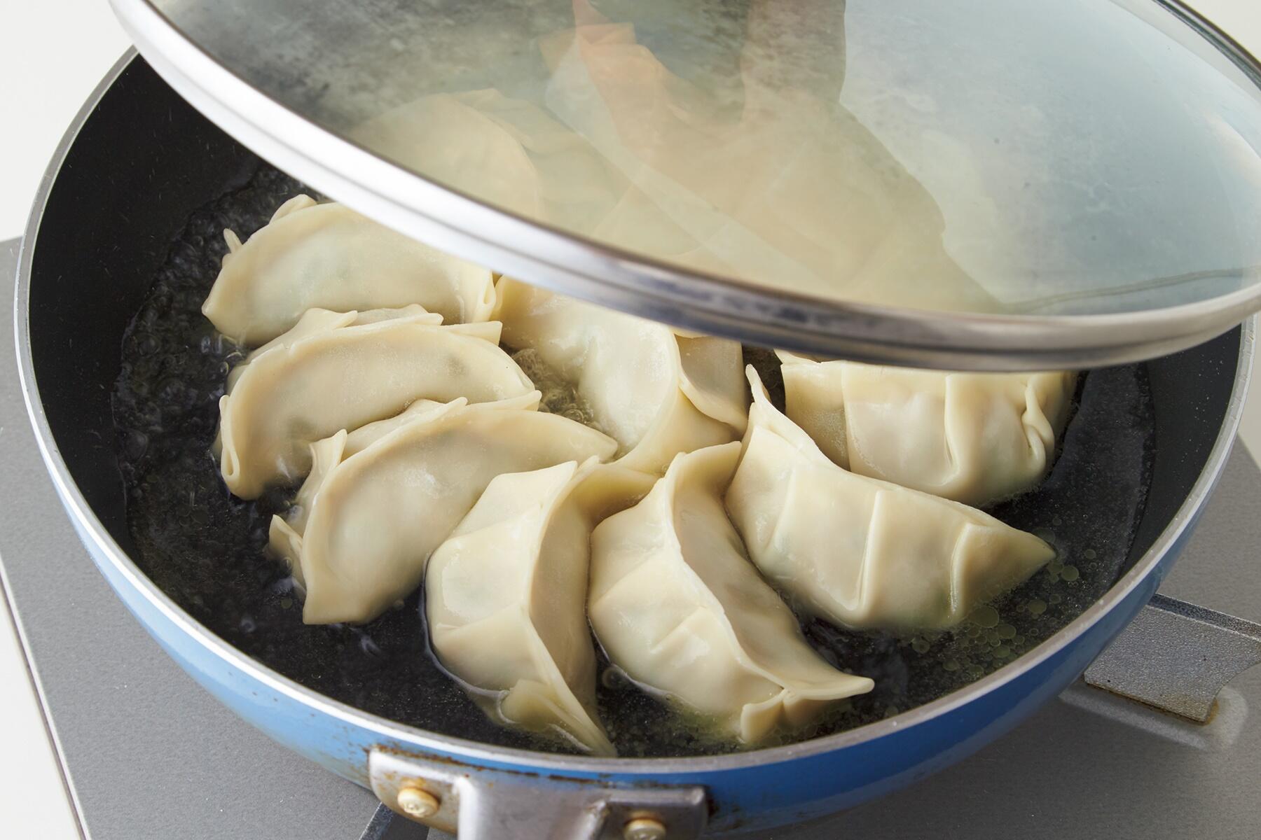 蒸し焼きにする