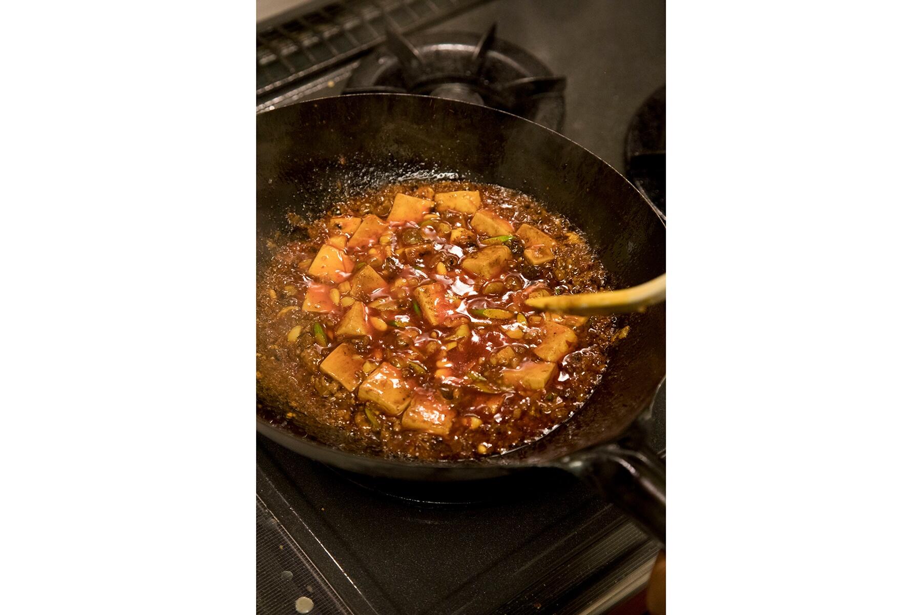 仕上げの薬味を加える