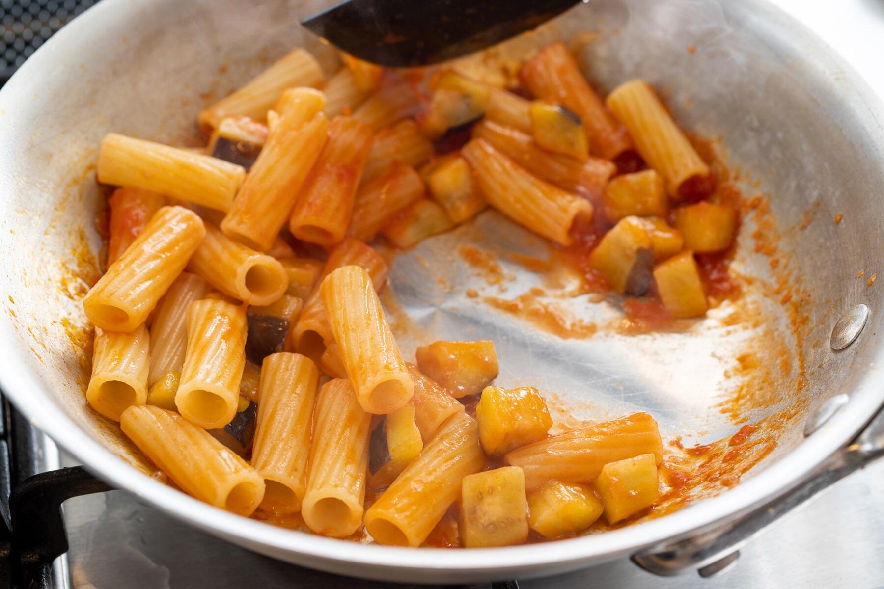 パスタを和える