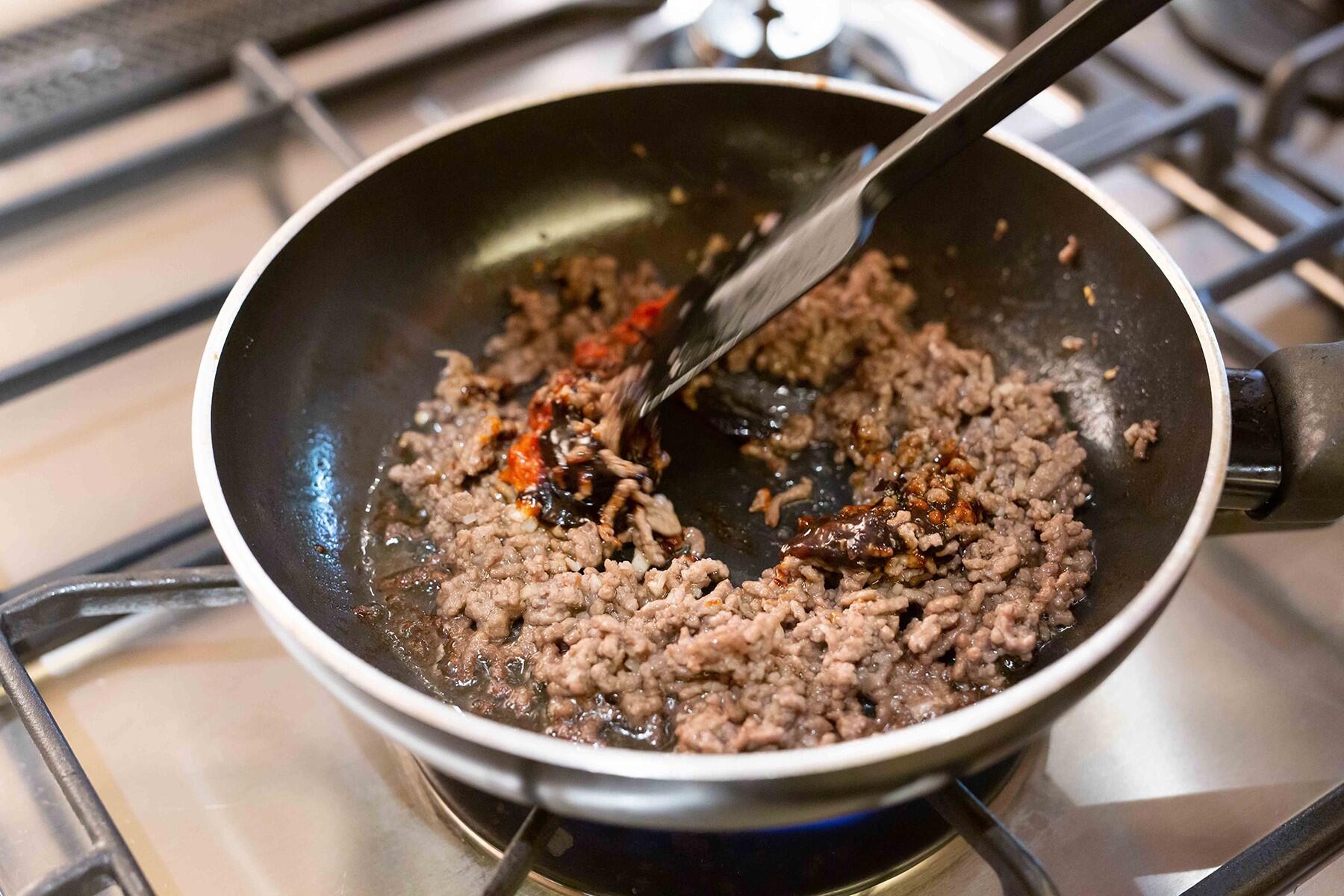 麻婆そぼろをつくる