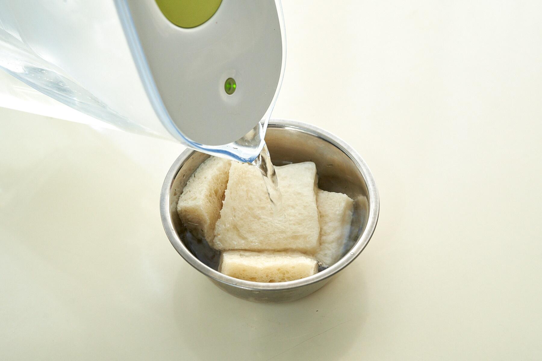 パンをふやかす