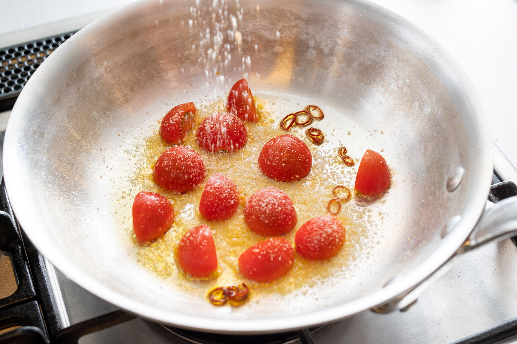 ミニトマトを入れる