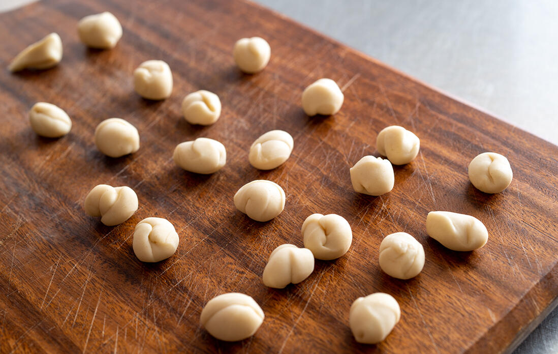 パスタの形に成形する