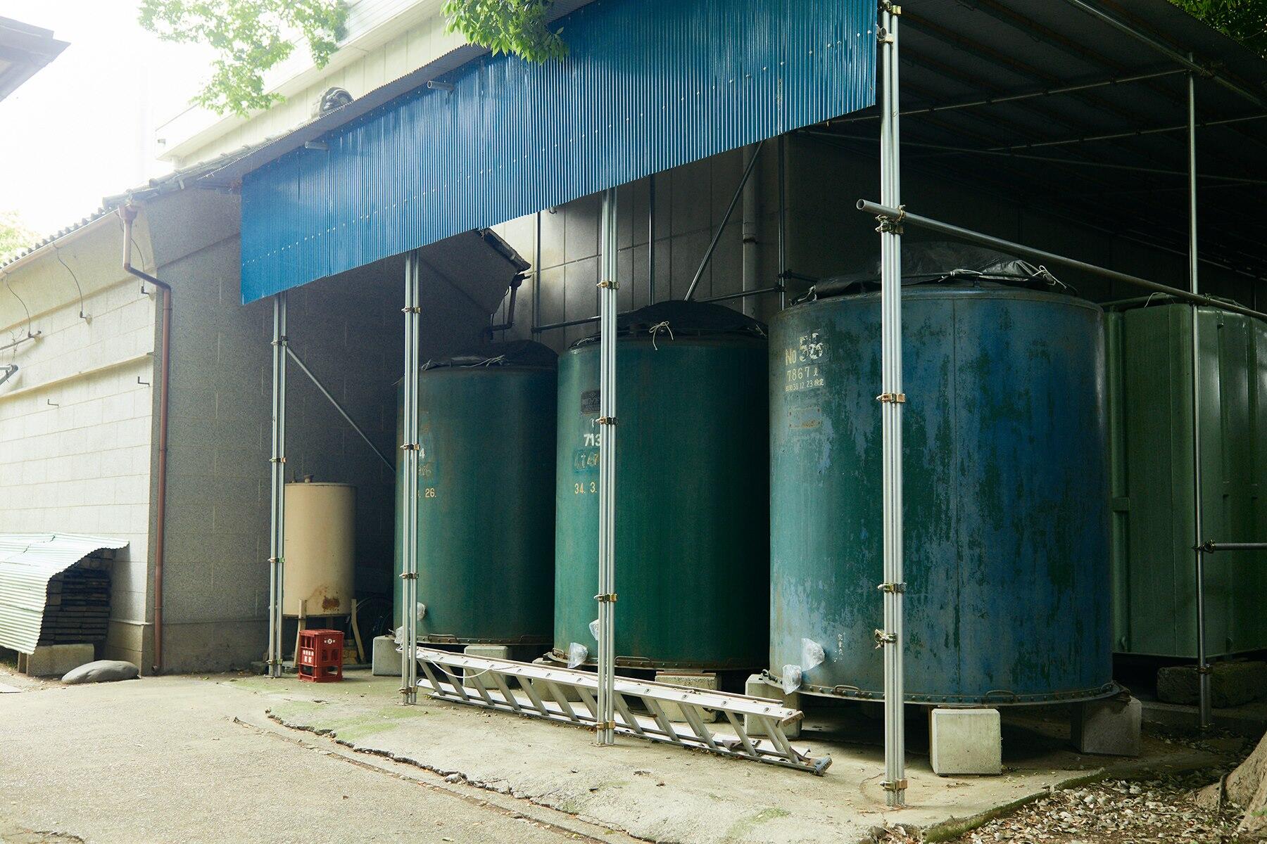 詰め替え用のタンク