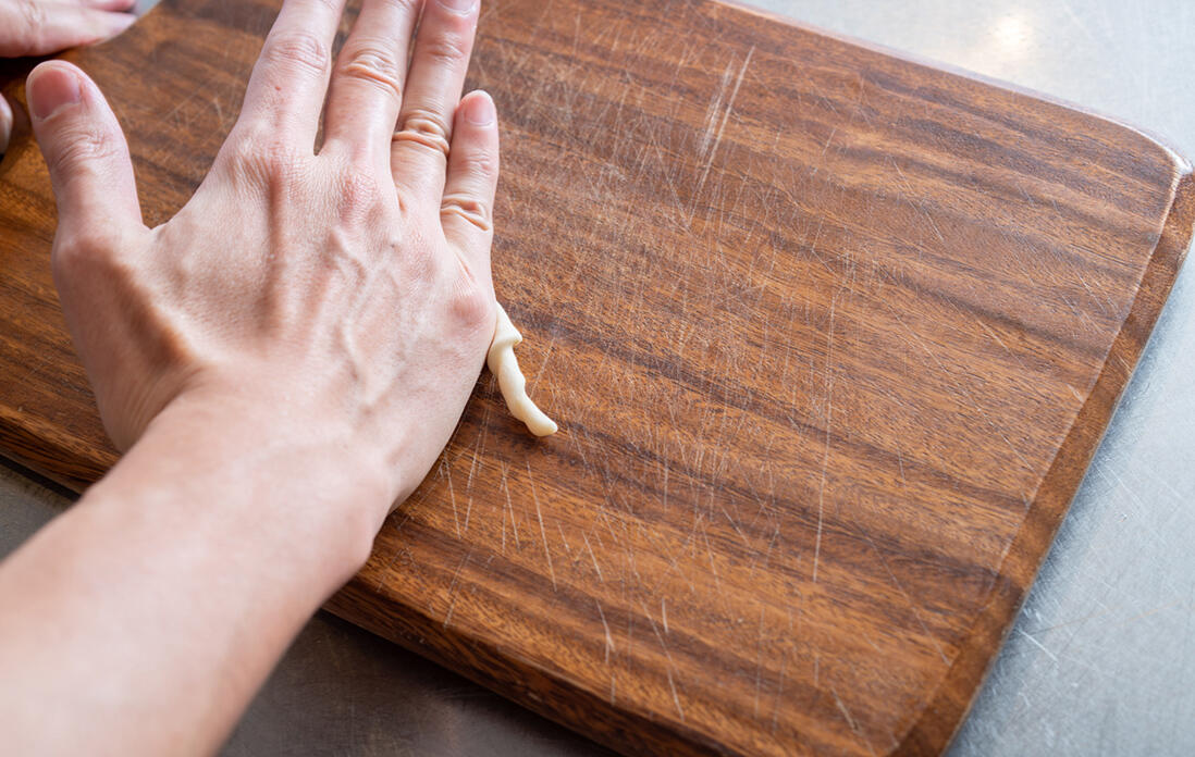 パスタの形に成形する