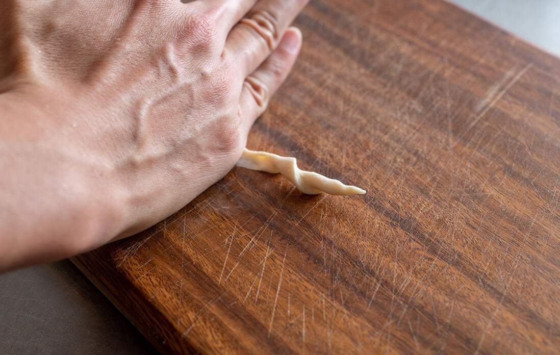 パスタの形に成形する