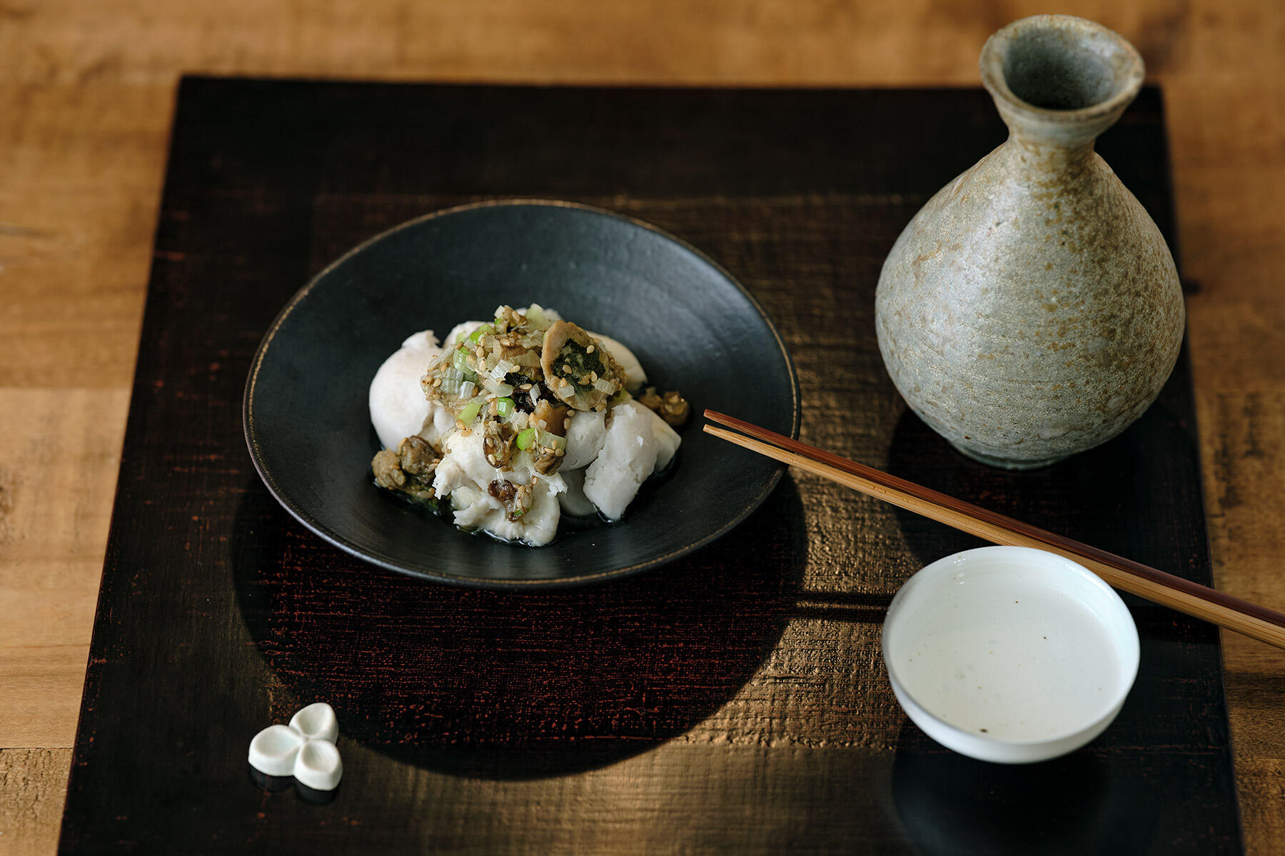 蒸し里芋の牡蠣だれ