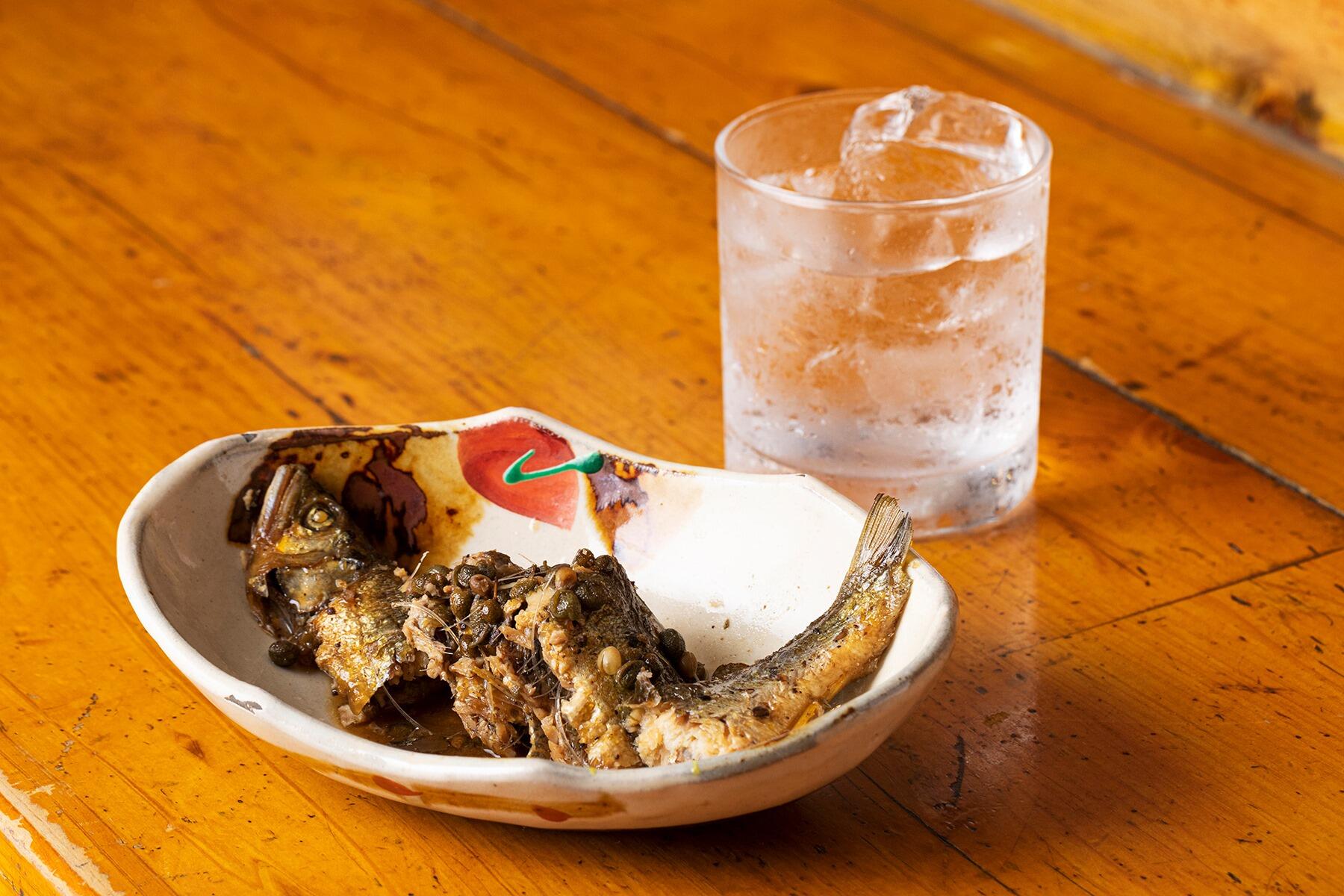 オンザロックと鮎の山椒煮