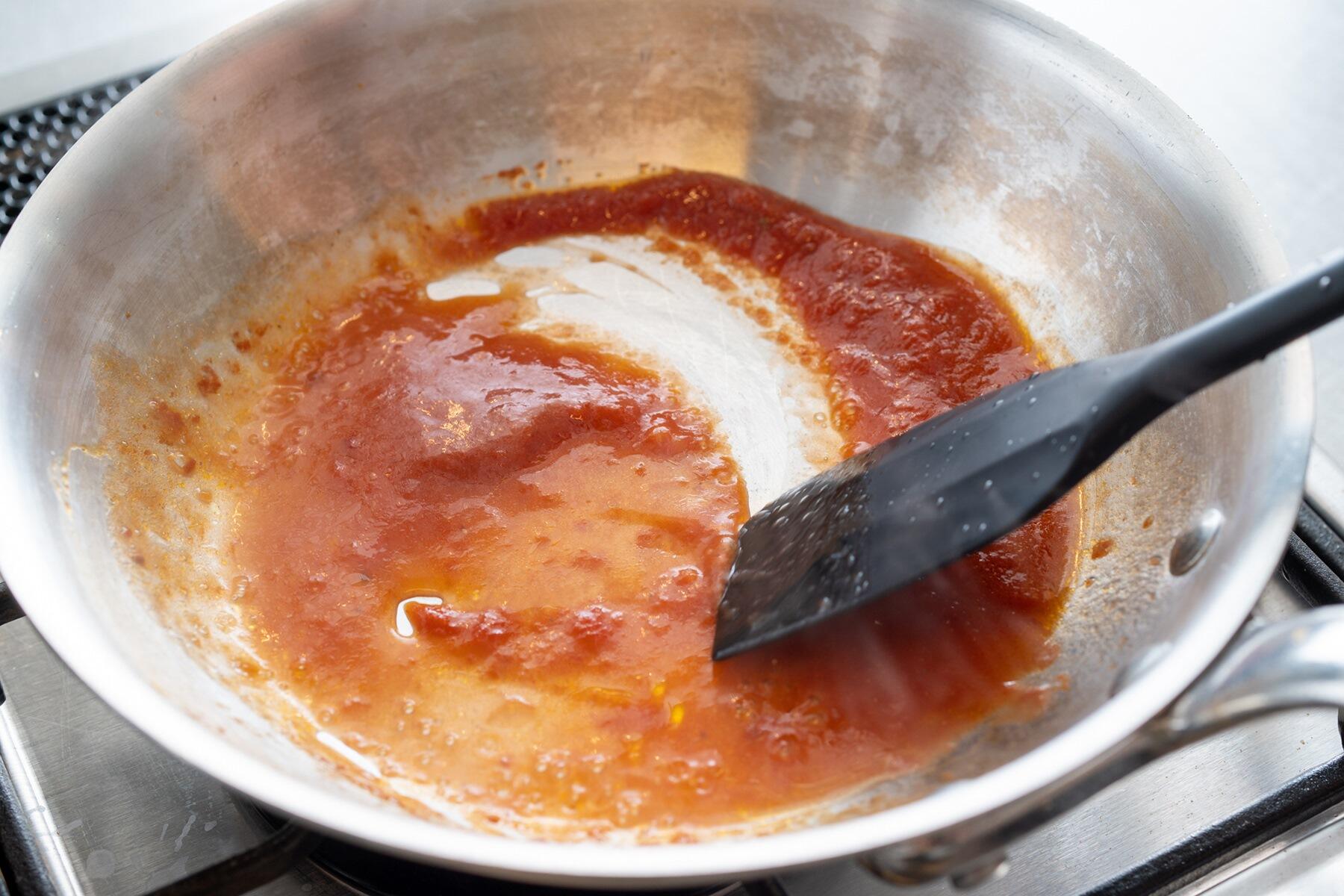 ゆで汁を加える