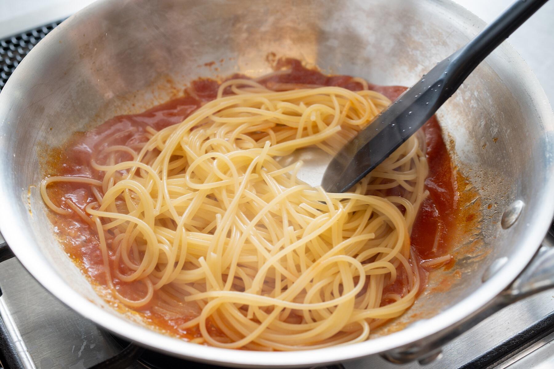 パスタを和える