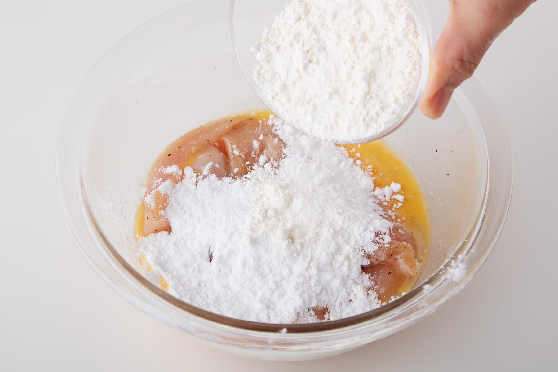 片栗粉、小麦粉をつける