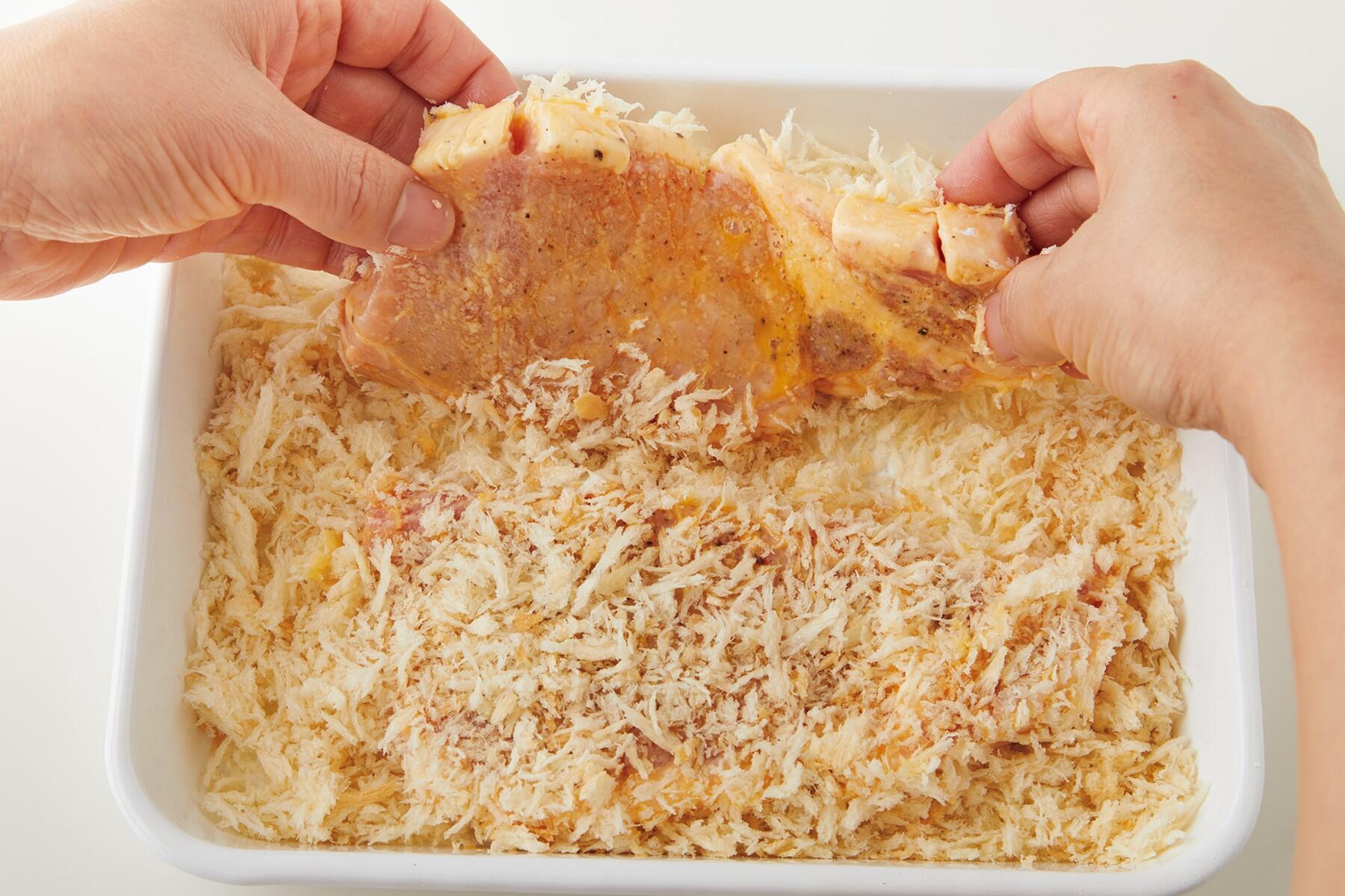 生パン粉をつける