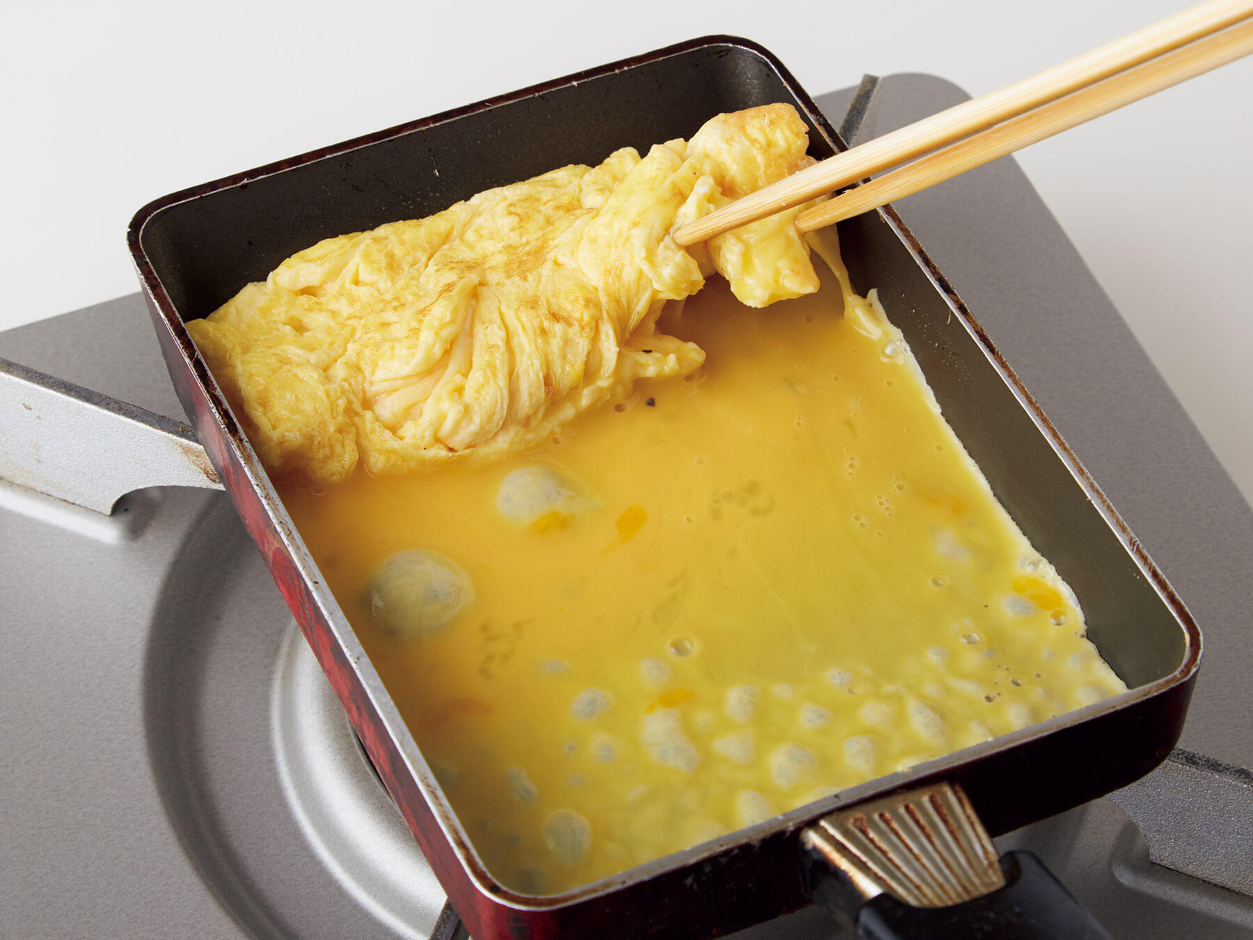 卵液の残りを焼く