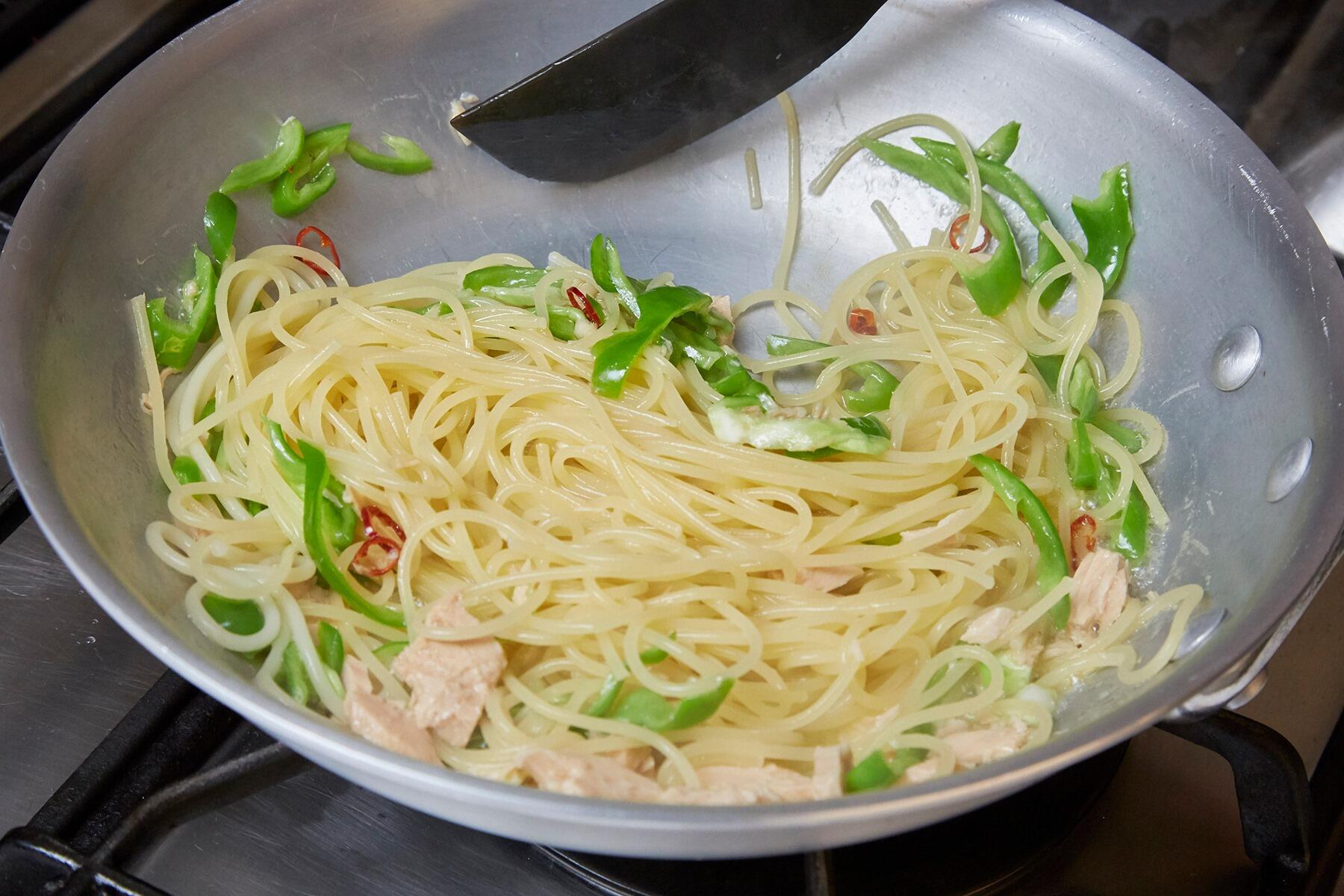 パスタを和える