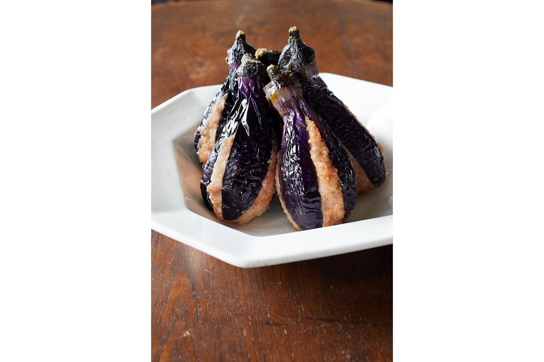 驚愕のジューシーさ!“なすの挽き肉挟み揚げ”