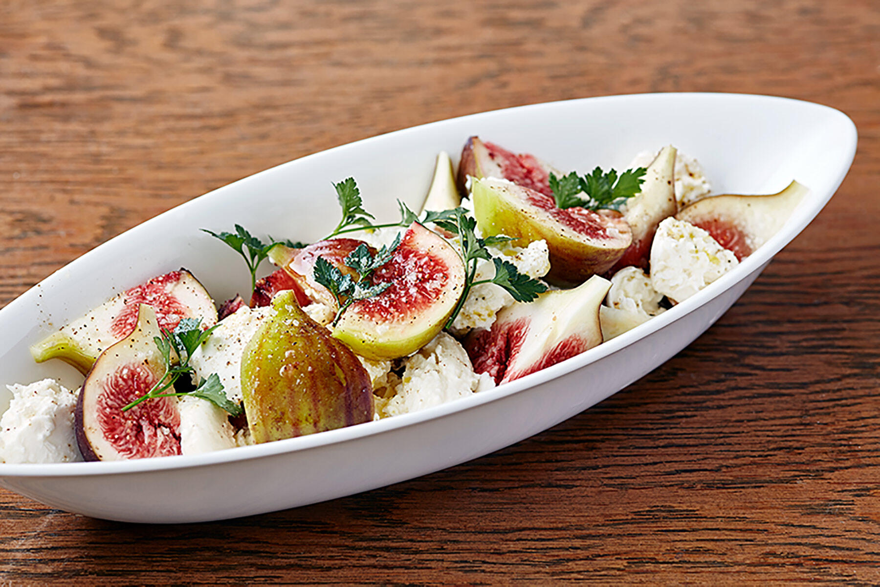 いちじくとモッツァレラのカプレーゼ