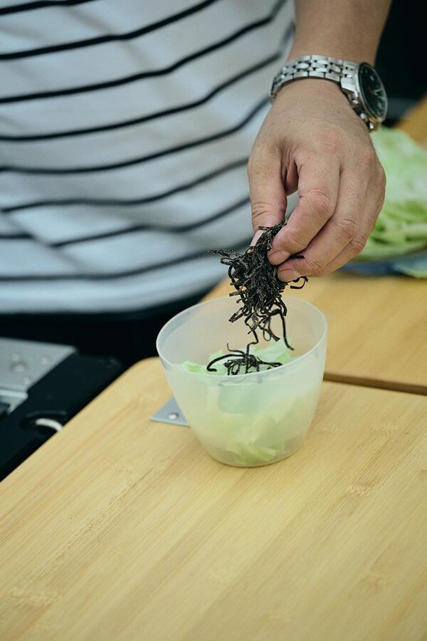 塩昆布と和える