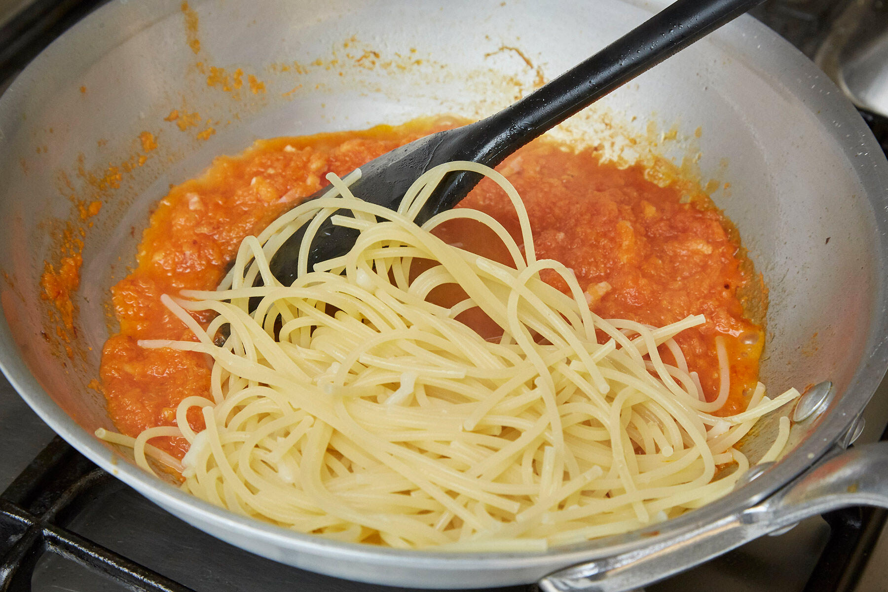 パスタを入れる