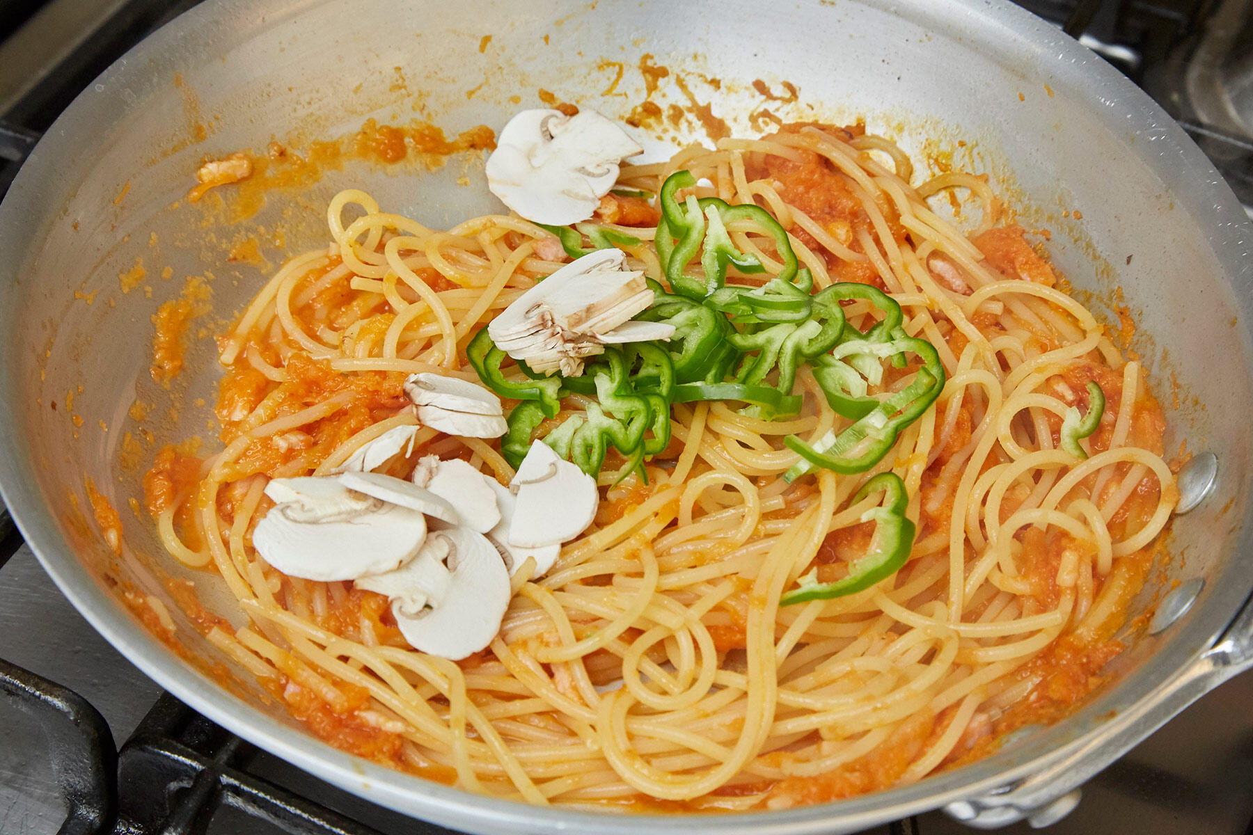 パスタを入れる