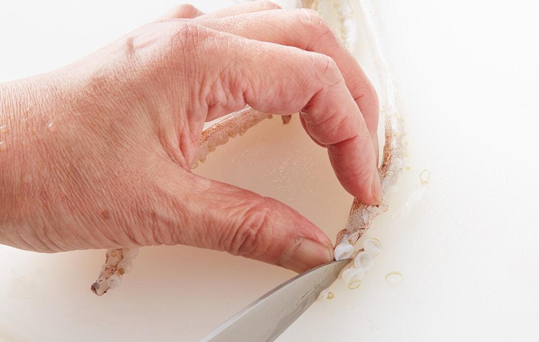 足の処理をする