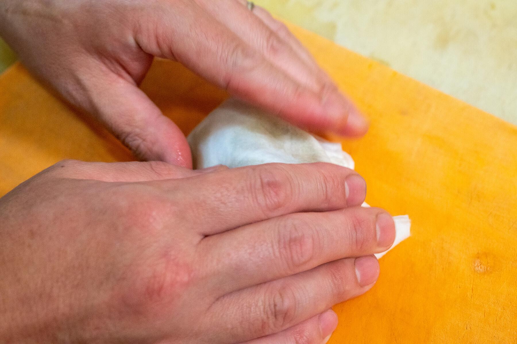 なすの水気を切る