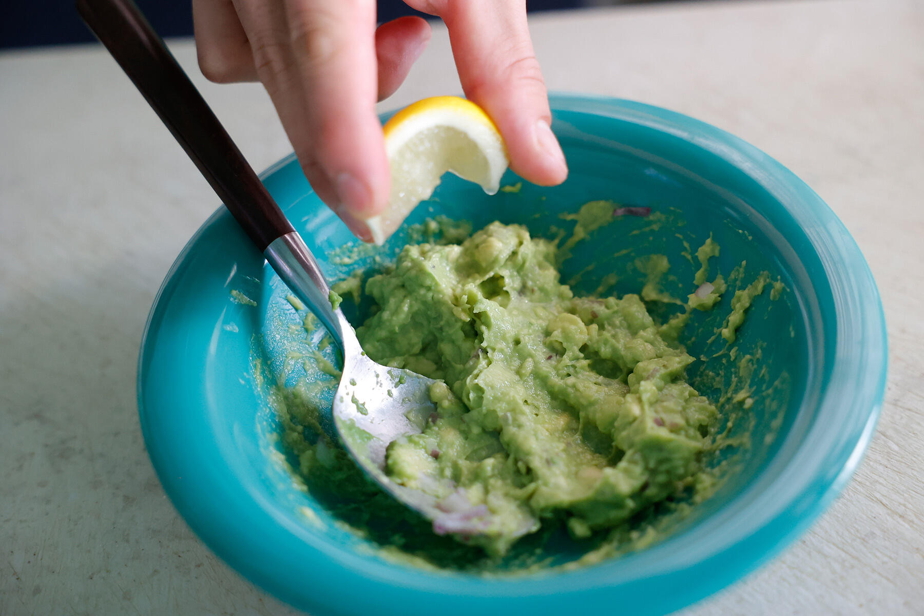 ワカモレを仕上げる