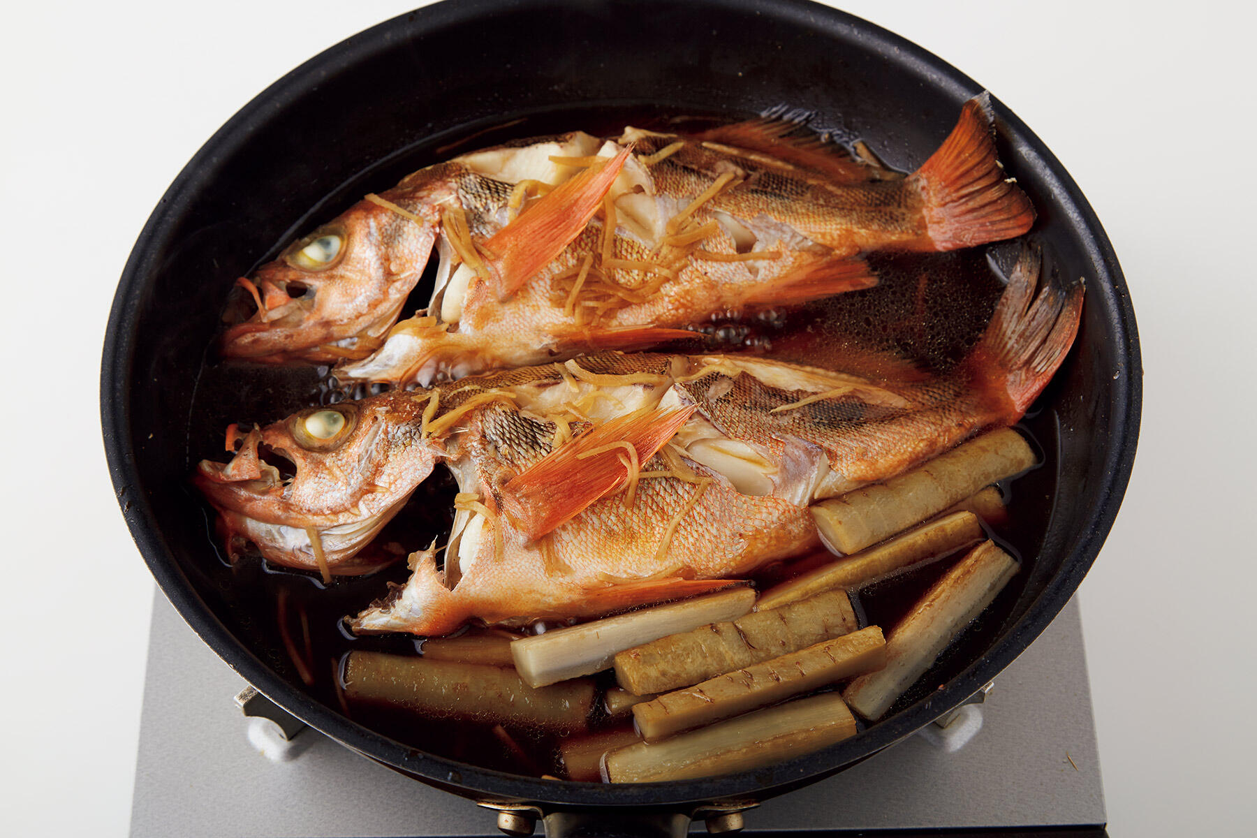 ごぼうを調理し、加える