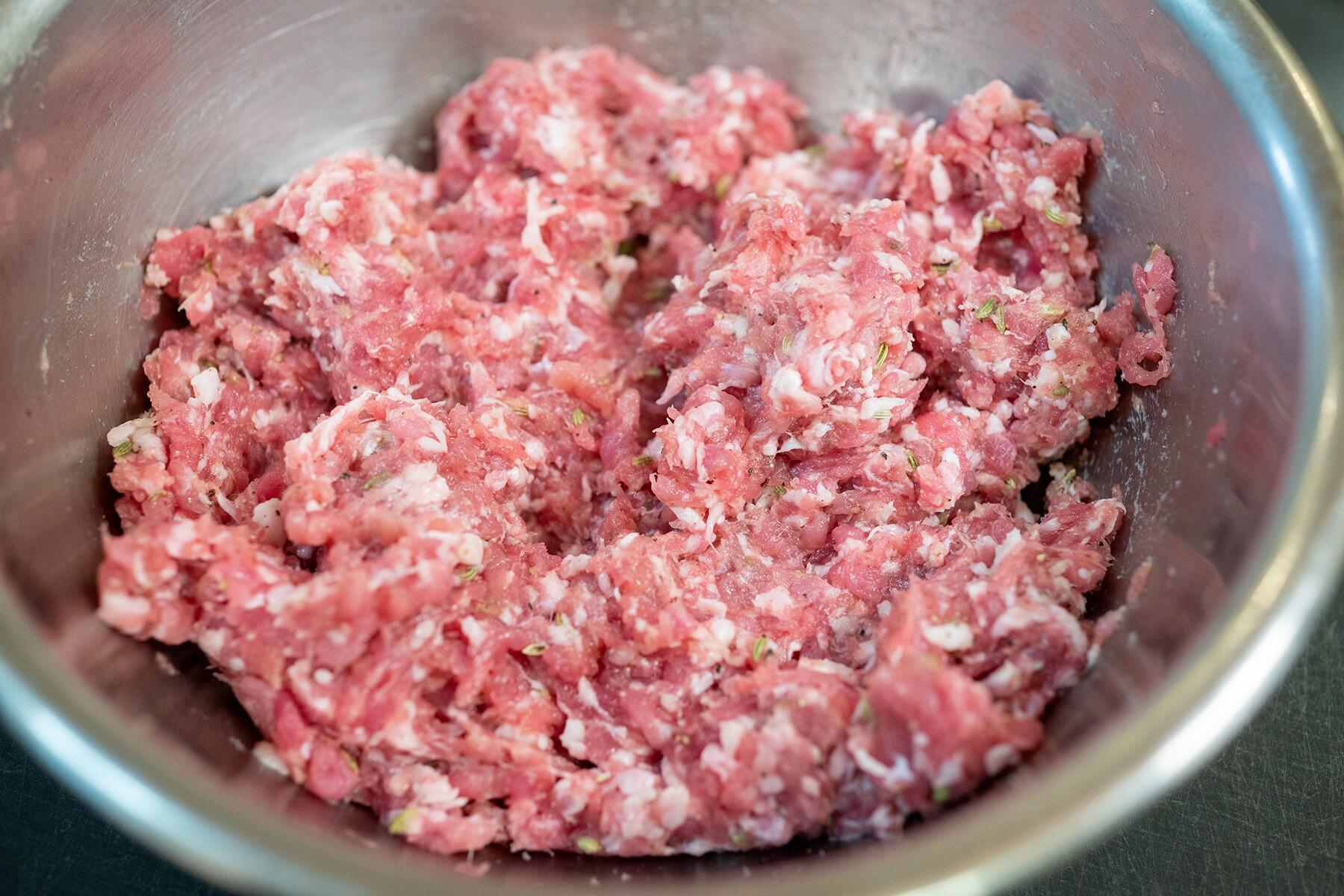 肉だねの下準備