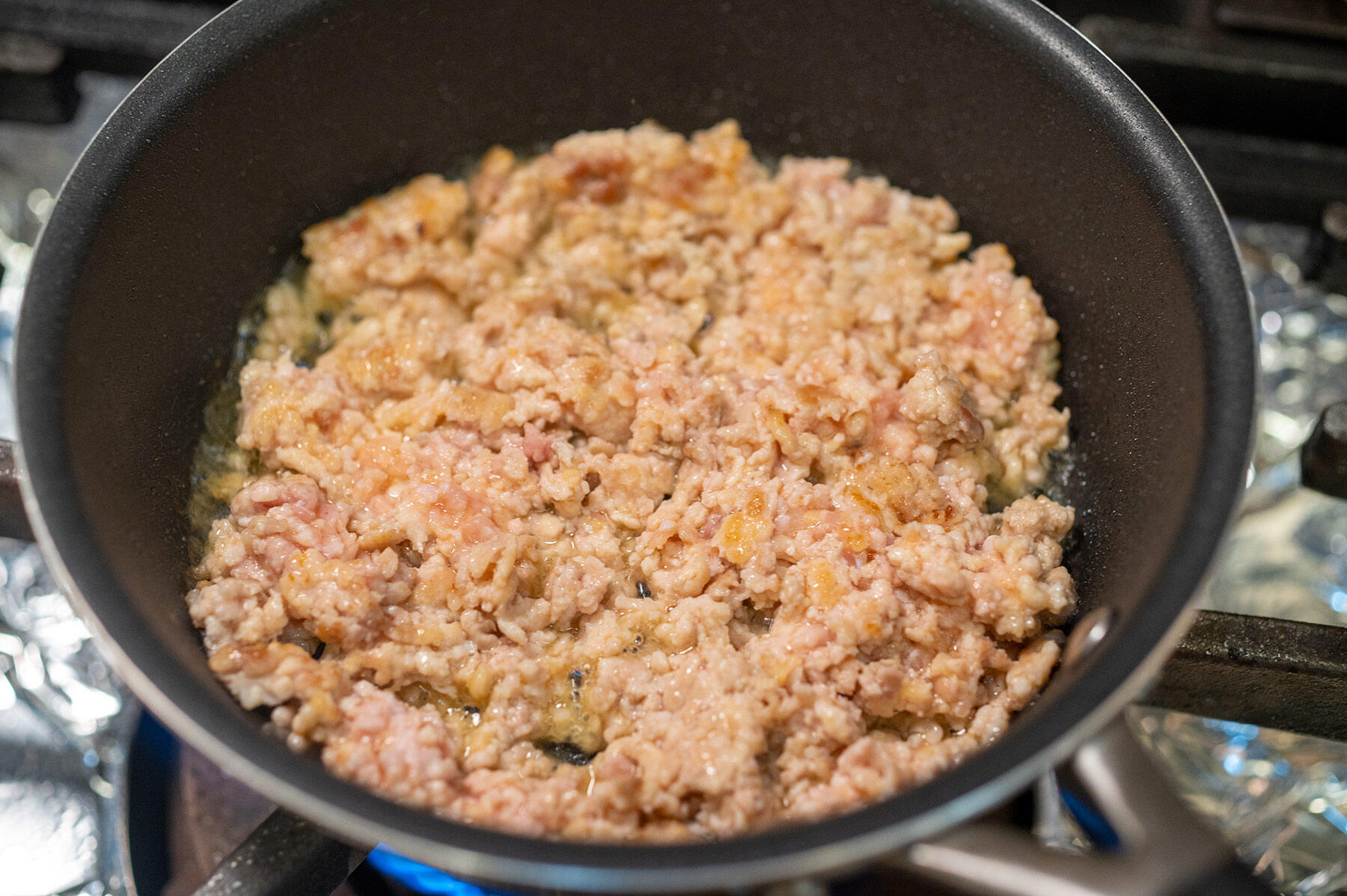 鶏そぼろをつくる