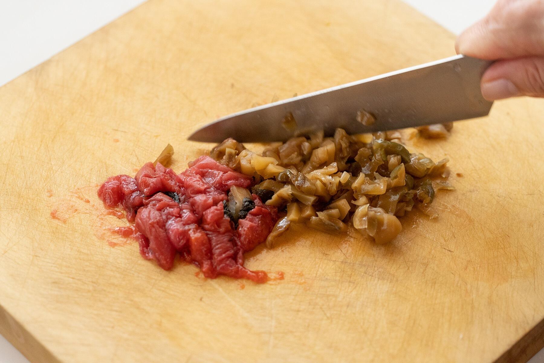 ザーサイを刻む