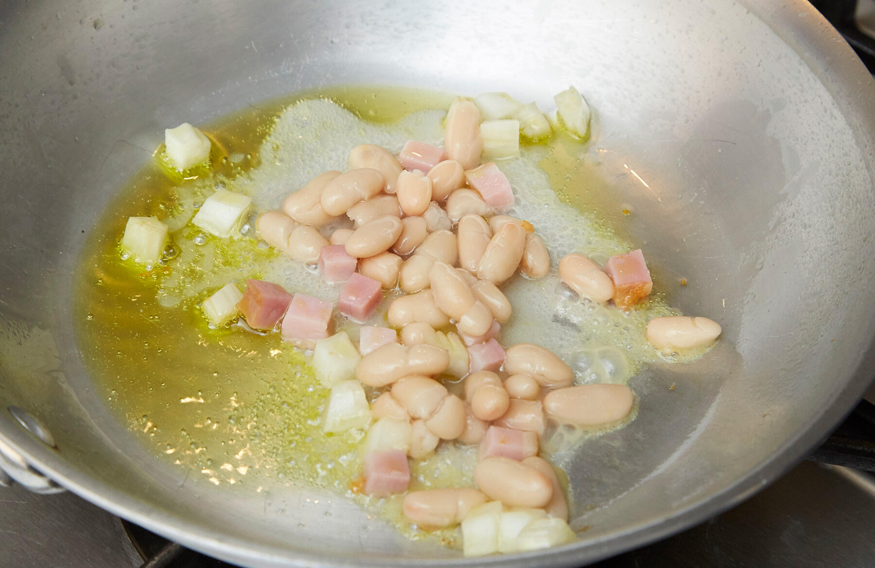 ソースをつくる