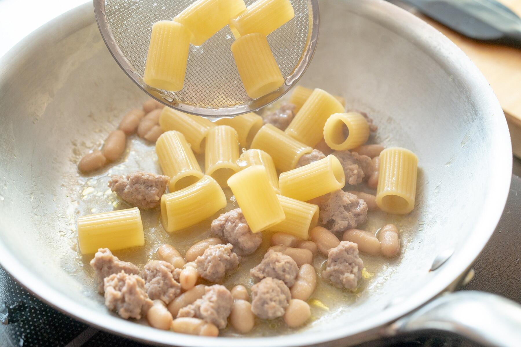 パスタを和える