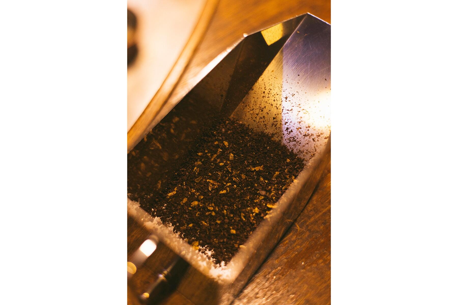 中粗挽きのコーヒー粉