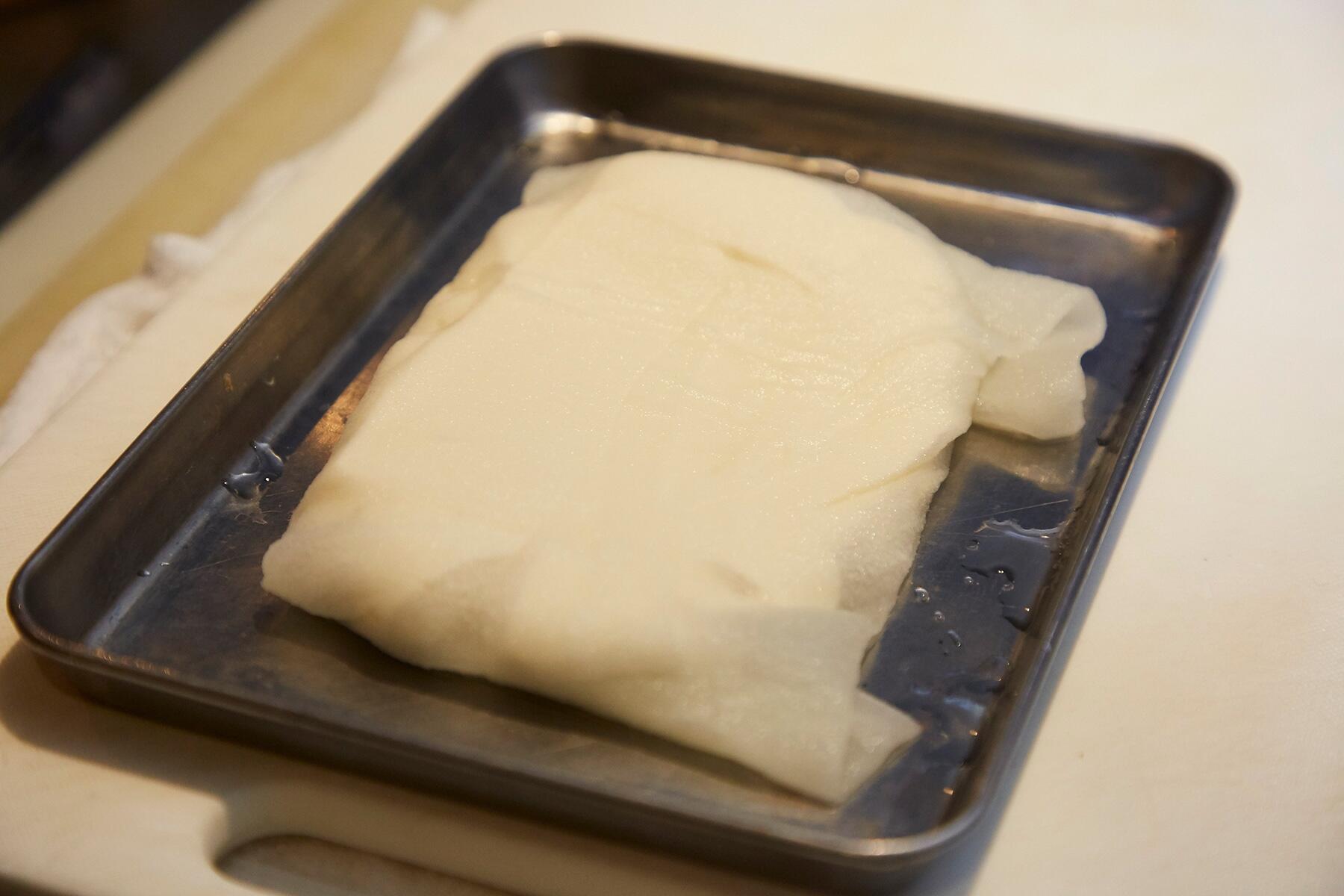 豆腐を水切りする