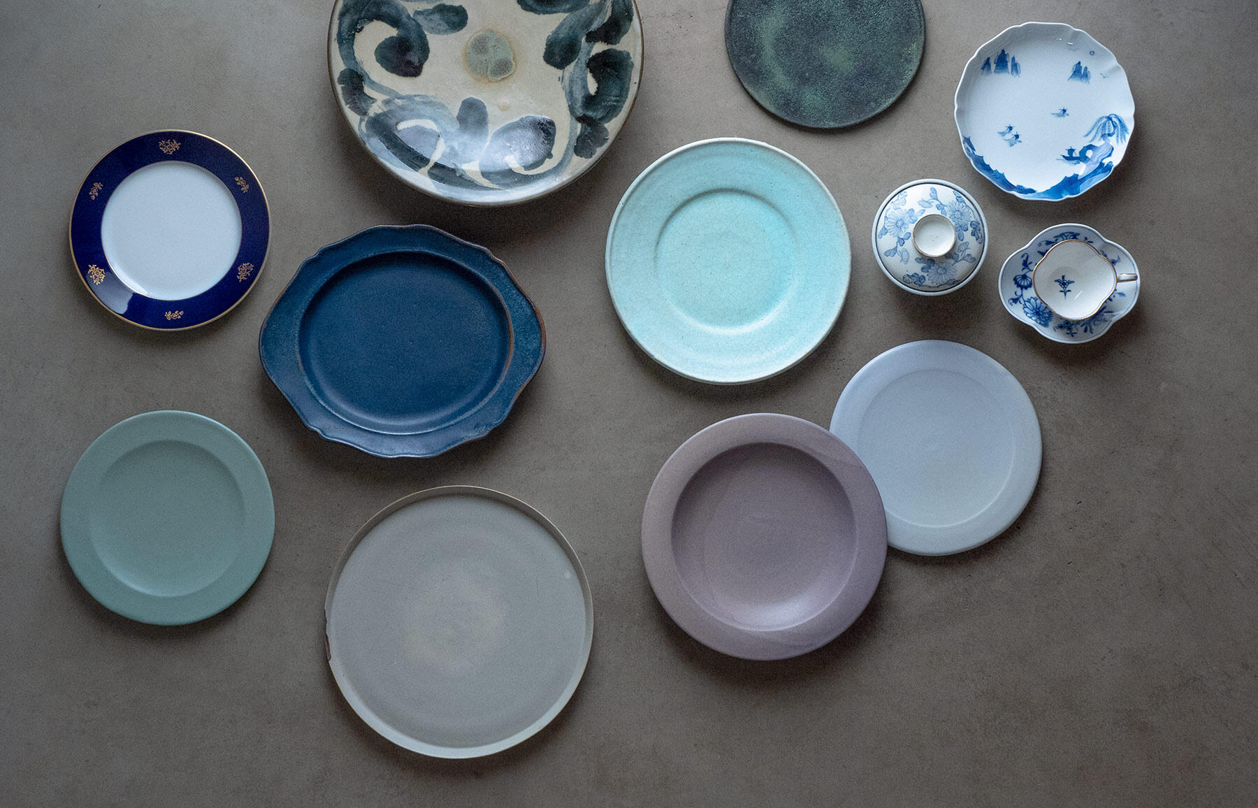 ブルートーンの器