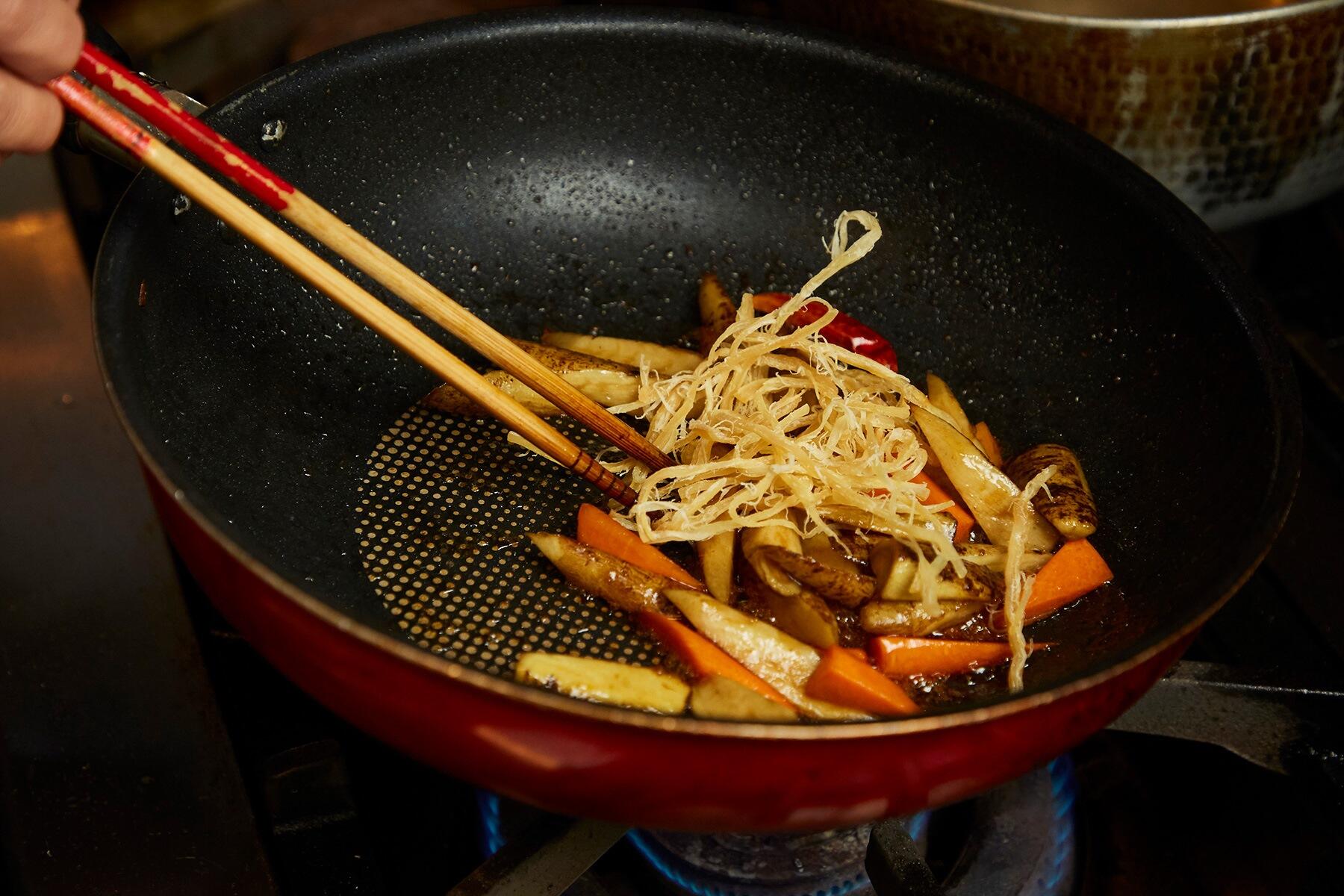 調味料を加える