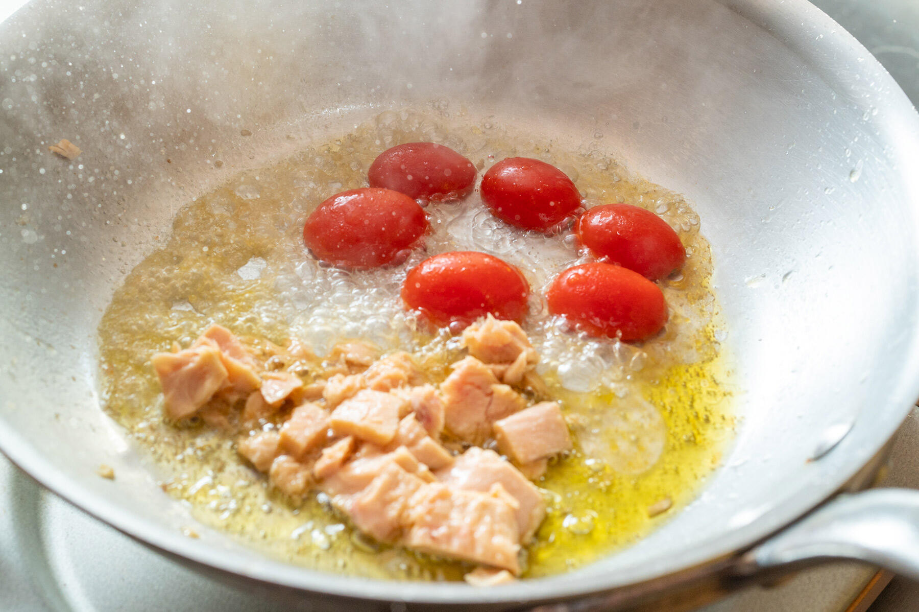 ゆで汁を入れる