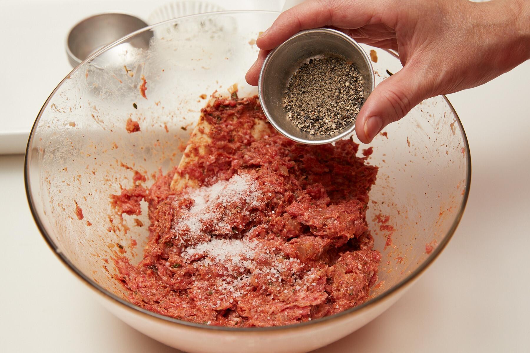 つなぎを加えて練る