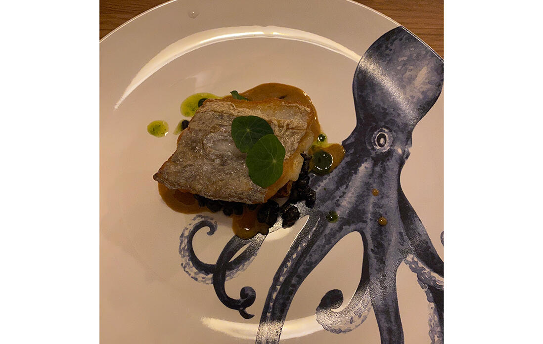 太刀魚の焼き物に豆豉ソースをそえたもの