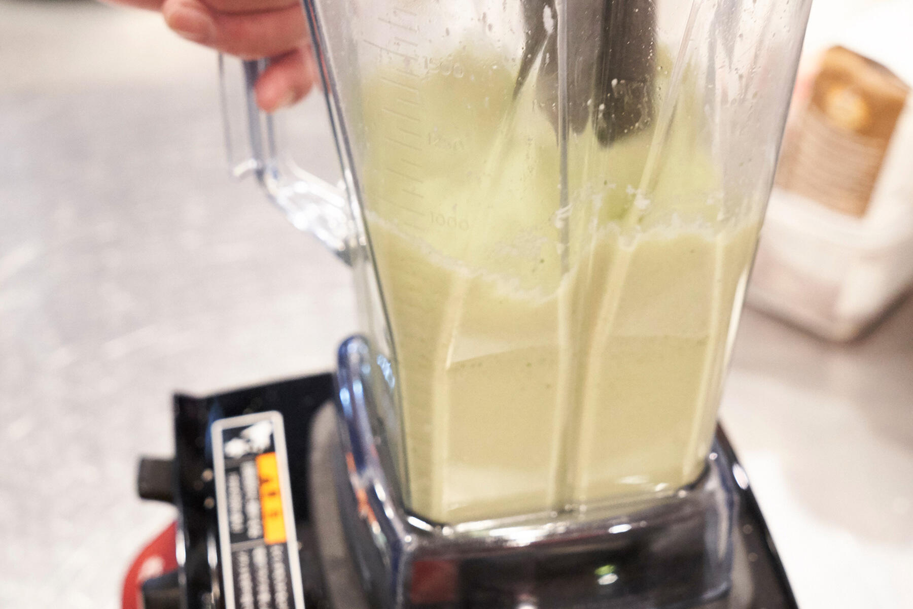 ソースをつくる